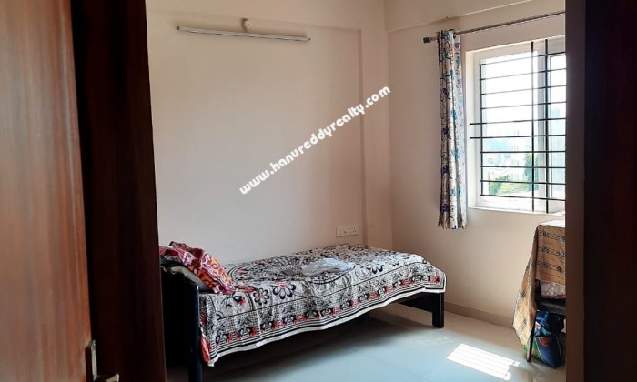 2 BHK Flat for Rent in OMBR Layout